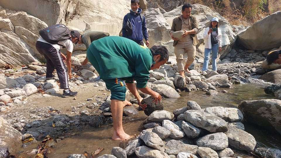 धरानमा खानेपानीको हाहाकार : मेयर साम्पाङ फेसबुक स्टाटसमा भ्याई नभ्याई