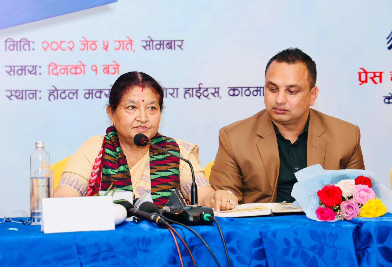 प्रधानमन्त्री पत्नि भन्छिन, `देश बनाउन निकै गारहो छ´