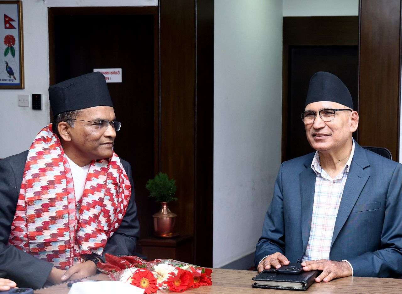 अर्थमन्त्रि र नवनियुक्त गभर्नर बिच भेटबार्ता