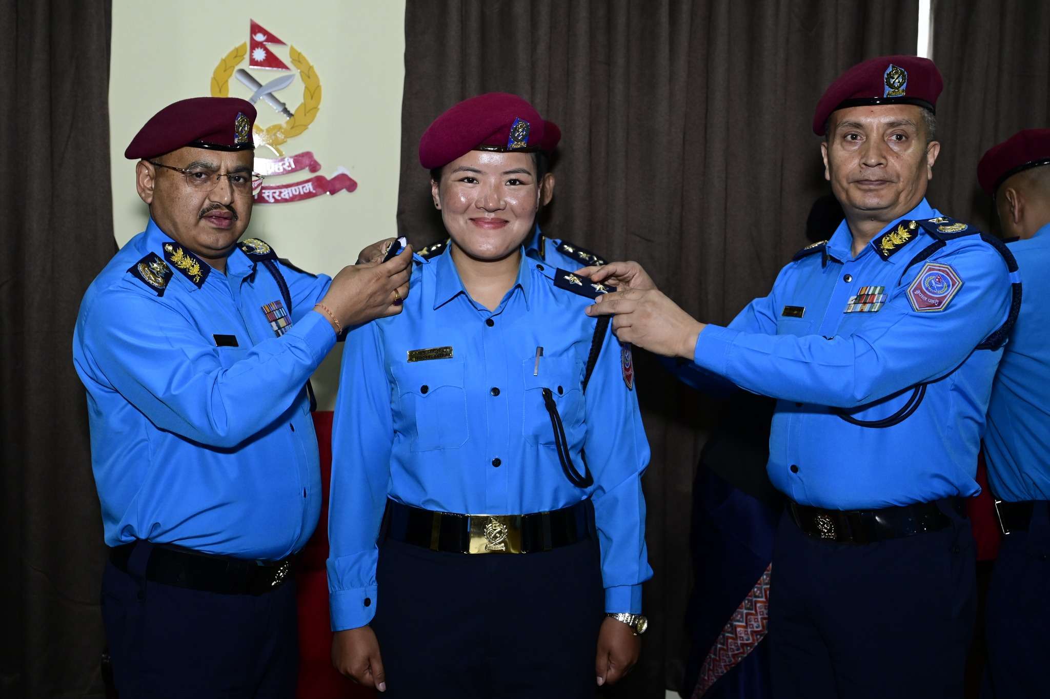 सगरमाथा आरोही प्रनानि शेर्पा बढुवाको दर्ज्यानी चिन्हद्वारा सुशोभित